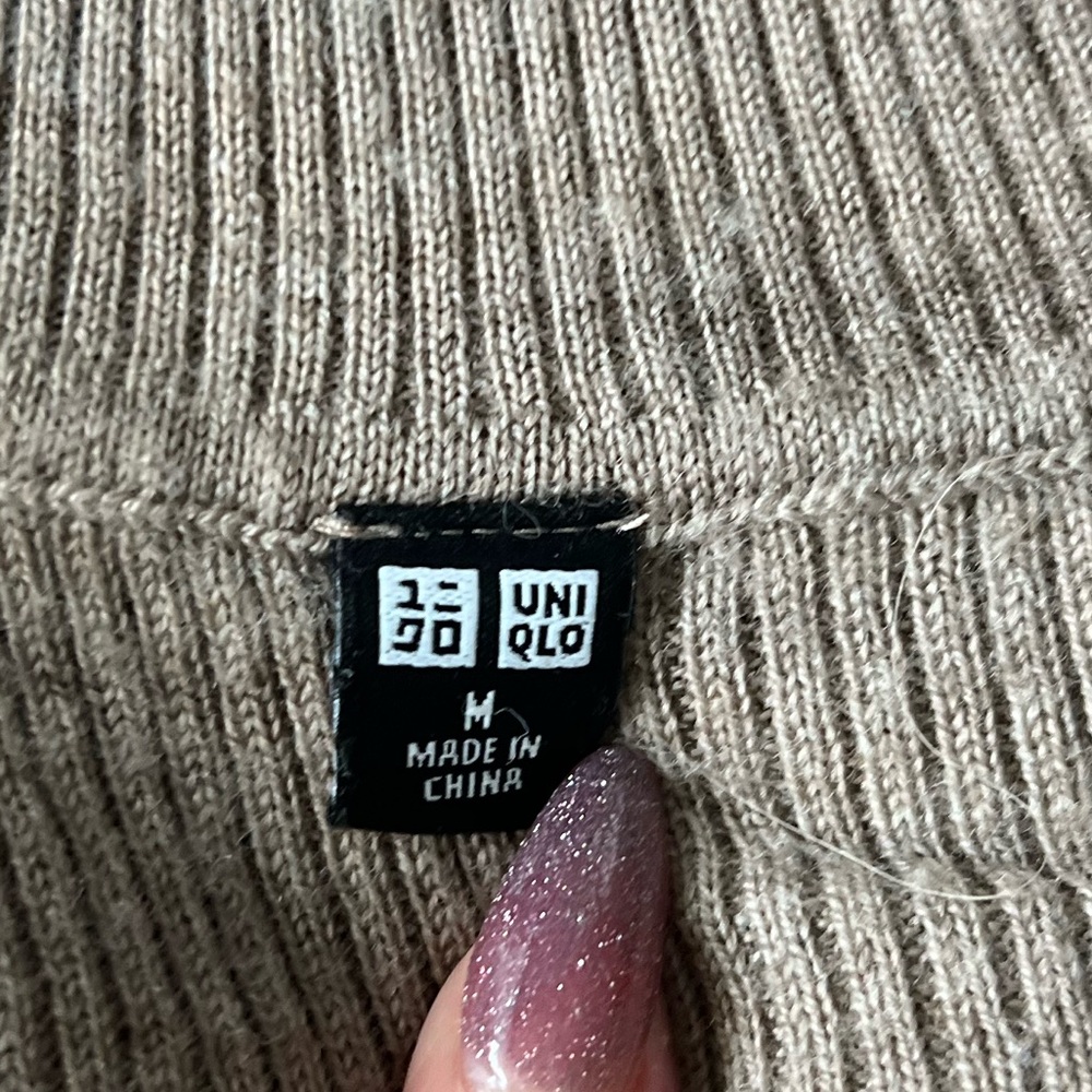 Uniqlo Wool Long Sleeve Ribbed Turtle Neck - Picture 6 of 7